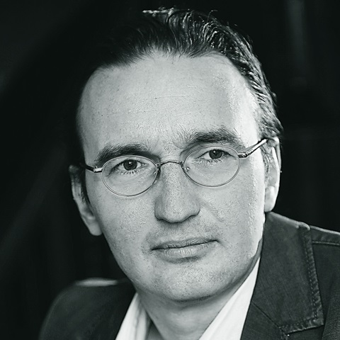 ERFOLGSROMAN Gerhard Henschel setzt die Chronik um Martin Schlosser fort  Reihe: “Alles Bio! Literarische Lebenslinien”