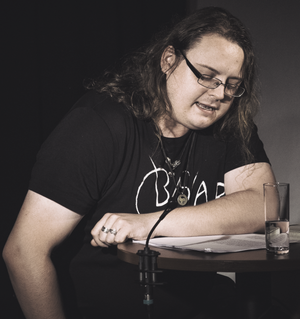 MARTIN PIEKAR: „AmokperVers“ oder Warum unsere Zeit Gedichte braucht