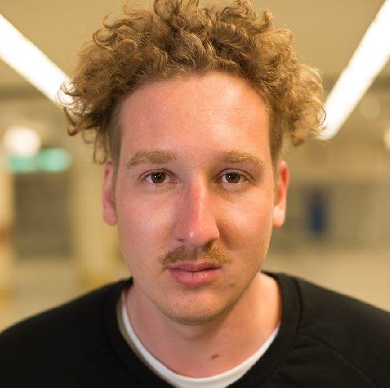 LENNARDT LOß ZU GAST BEI TABEA, STINA, KATHA UND JAKOB Reihe “zwischen/miete”: Junge Autorinnen und Autoren lesen in Kasseler WGs