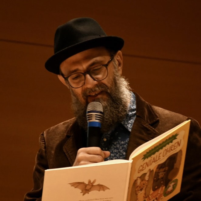 5. KINDERBUCHTAGE – ERÖFFNUNG Interaktive Lesung mit Lena Anlauf und Vitali Konstantinov: „Geniale Tiere“