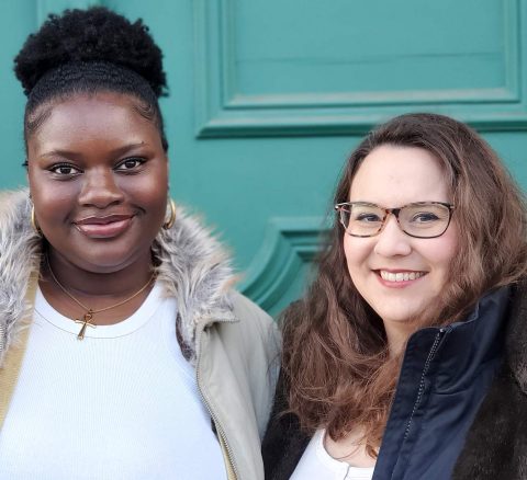 Das Foto zeigt Anne und Vanessa